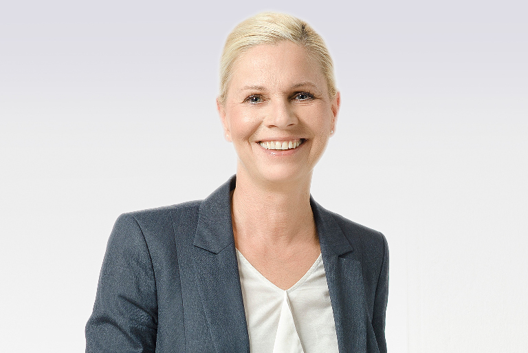 Geschaeftsbereichsleiterin Nord bfw Stephanie Luebker zugeschnitten