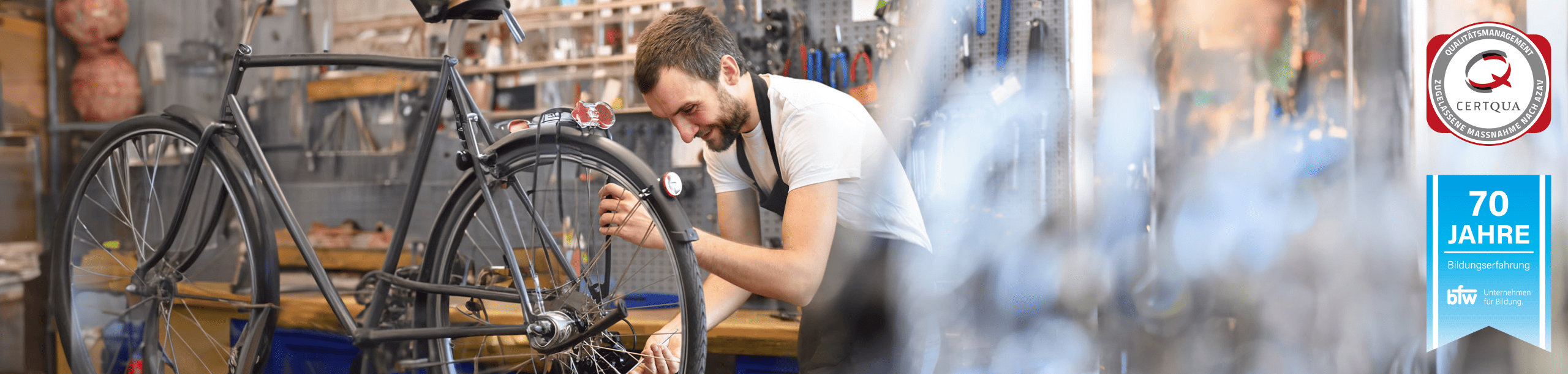 Machen Sie Ihre Umschulung zum/zur Fahrradmonteur:in beim bfw