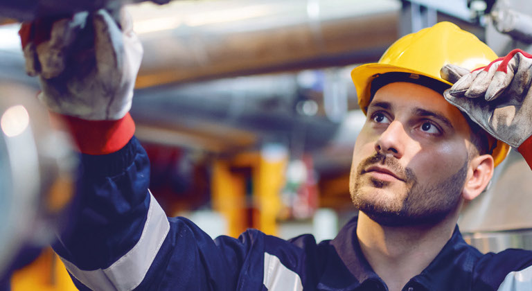  Machen Sie eine Umschulung zum/zur Metallbauer/-in der Fachrichtung Konstruktionstechnik beim bfw.