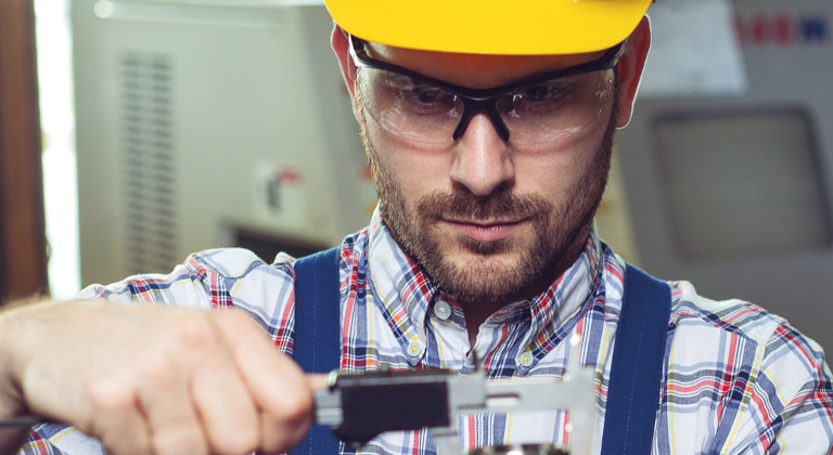 Machen Sie eine Umschulung zum/zur Zerspanungsmechaniker/-in beim bfw.