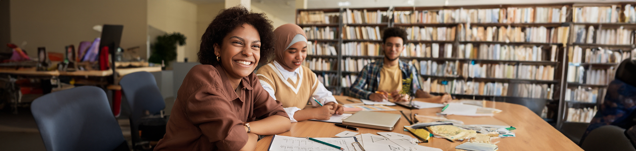 Bfw berufsbild sprache AdobeStock620149616 Header